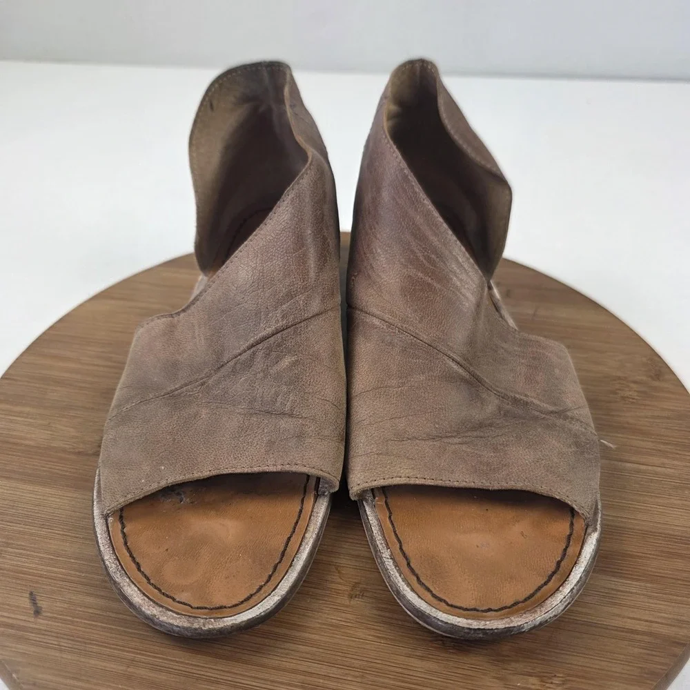Free People Sandals Womens Size 9 Brown Leather Slip On Open Toe Low Block Heel
